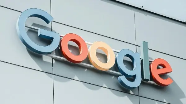 AI 제로클릭에 언론사가 검색광고를 산다 — 100대 미디어 7월 지출 41% 증가